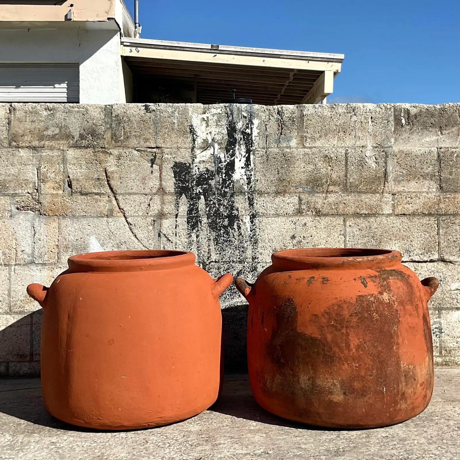 Paire de jardinières en terre cuite Boho Monumental Vintage Bon état - En vente à west palm beach, FL