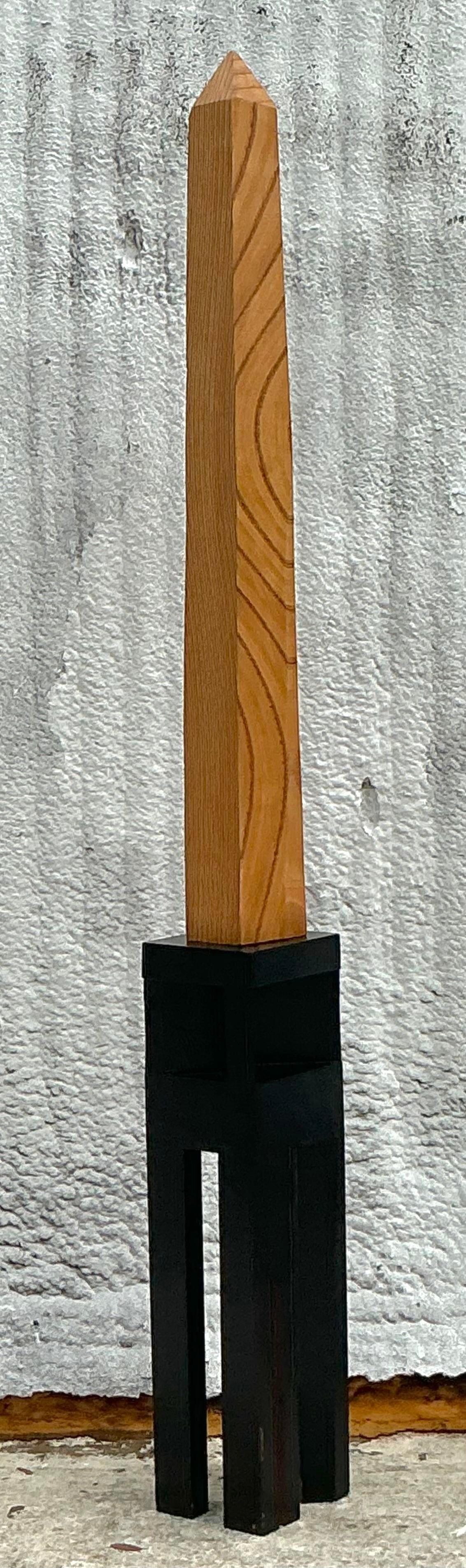 Vintage Boho Monumental Wood Grain Obelisk im Zustand „Gut“ in west palm beach, FL