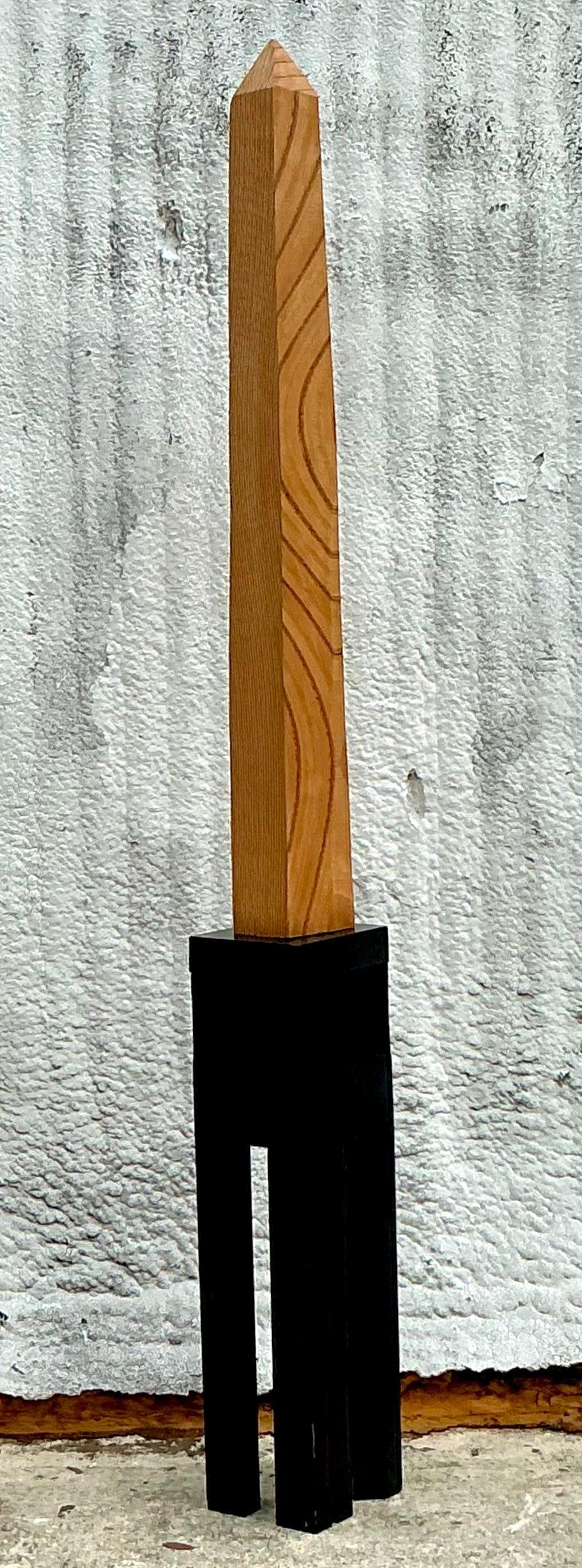 Vintage Boho Monumental Wood Grain Obelisk (Holz)