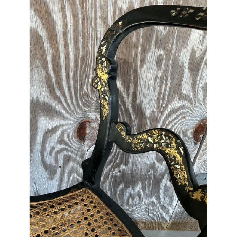 Vintage Boho Mache-Stuhl aus Perlmutt mit Intarsien aus Papier (Britisch) im Angebot