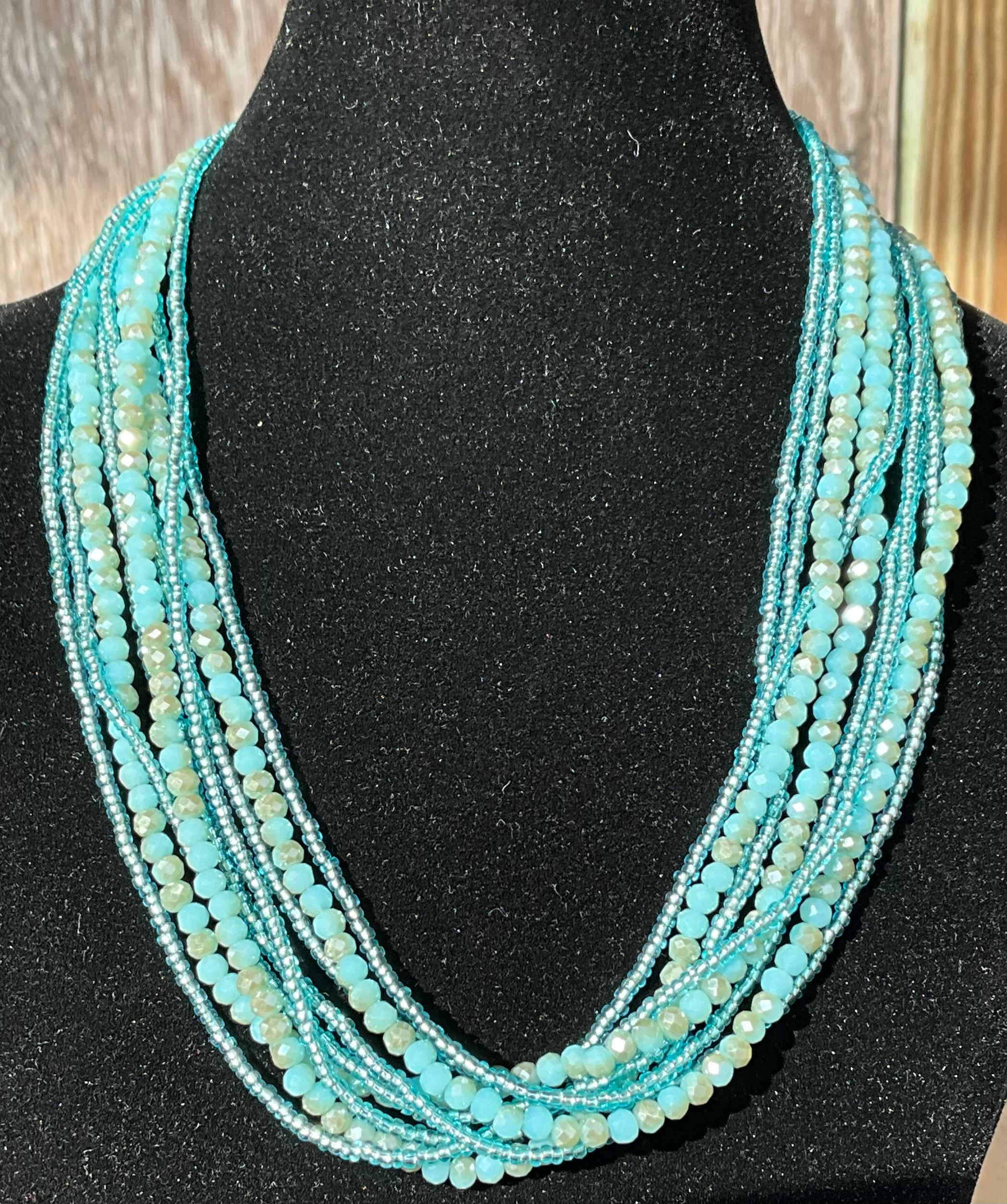 Collana di perline a più fili in stile boho vintage in vendita 1