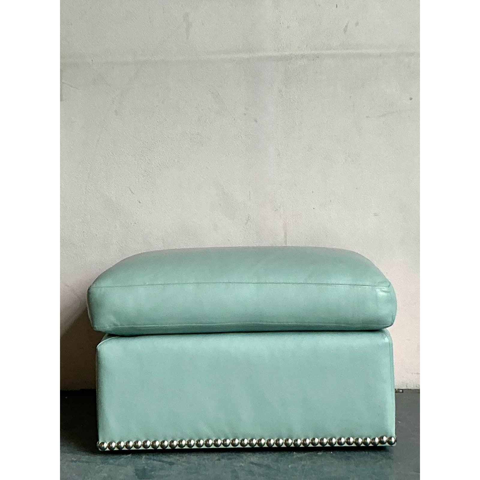 Americano Pouf in pelle con testa di chiodo Vintage By in vendita