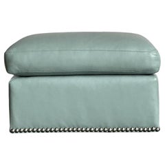 Pouf in pelle con testa di chiodo Vintage By