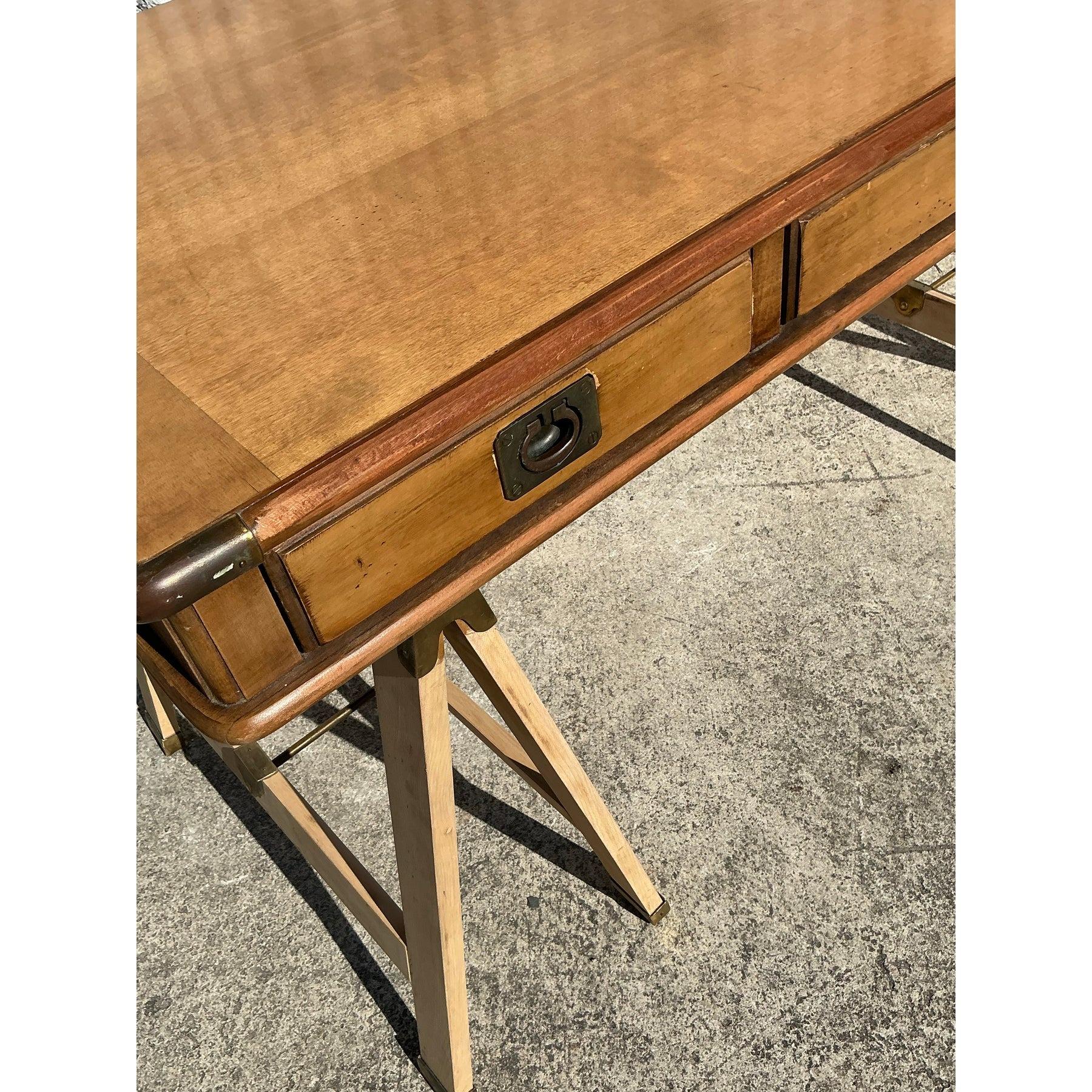 Ottone Vintage Boho Nautico per la scrivania Campaigner di Lexington in vendita