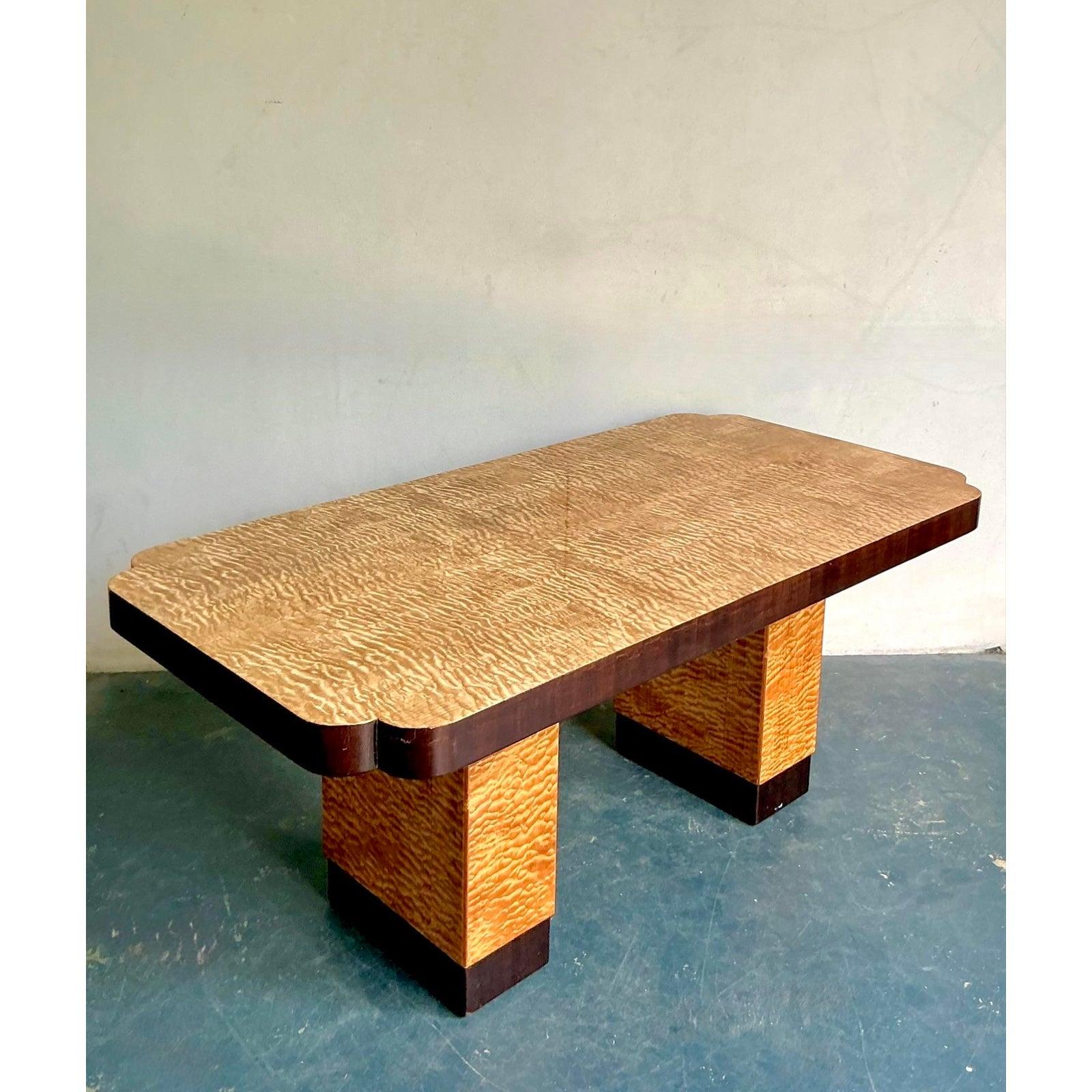 Art déco Table de salle à manger vintage Boho en bois de ronce dentelé en vente