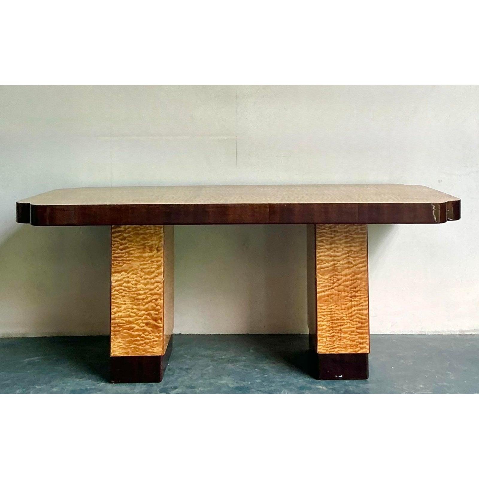 20ième siècle Table de salle à manger vintage Boho en bois de ronce dentelé en vente