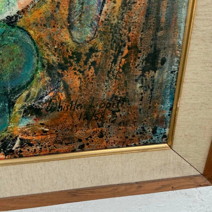 Este impresionante óleo vintage plasma un diseño figurativo atemporal de estética boho. Pintada sobre lienzo en la década de 1950, la obra presenta una rica paleta de verdes terrosos y azules vibrantes, que atrae al espectador hacia sus intrincados