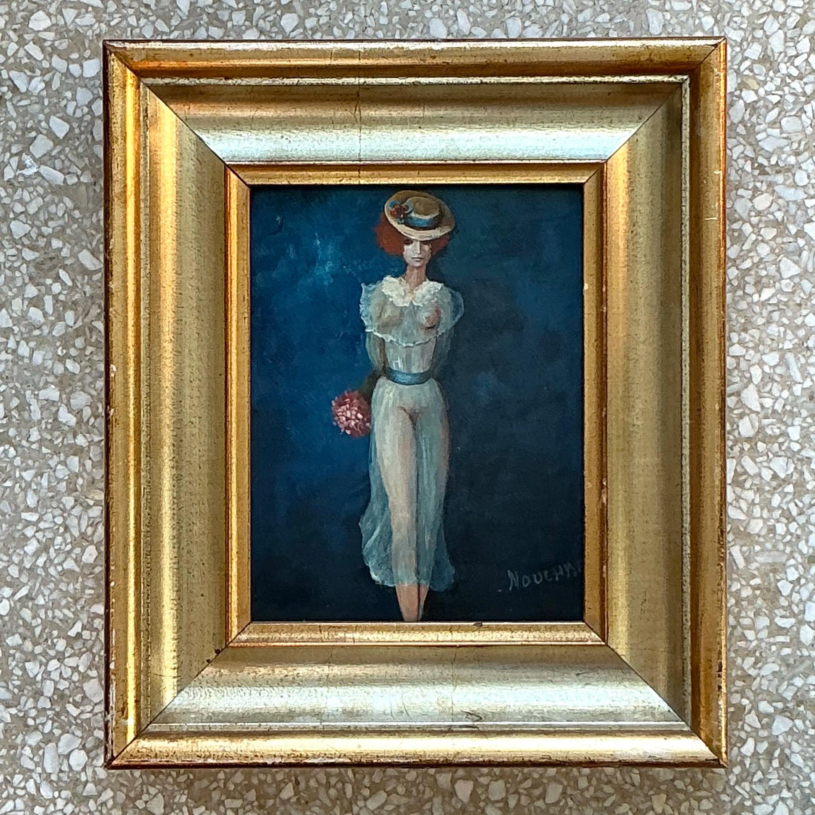 Dieses bezaubernde Vintage-Porträt fängt die Essenz von Eleganz und Weiblichkeit durch eine impressionistische Darstellung einer Frau in einem zarten weißen Kleid ein. Ihr gelassenes Auftreten, akzentuiert durch ein Blumenbouquet und einen schicken