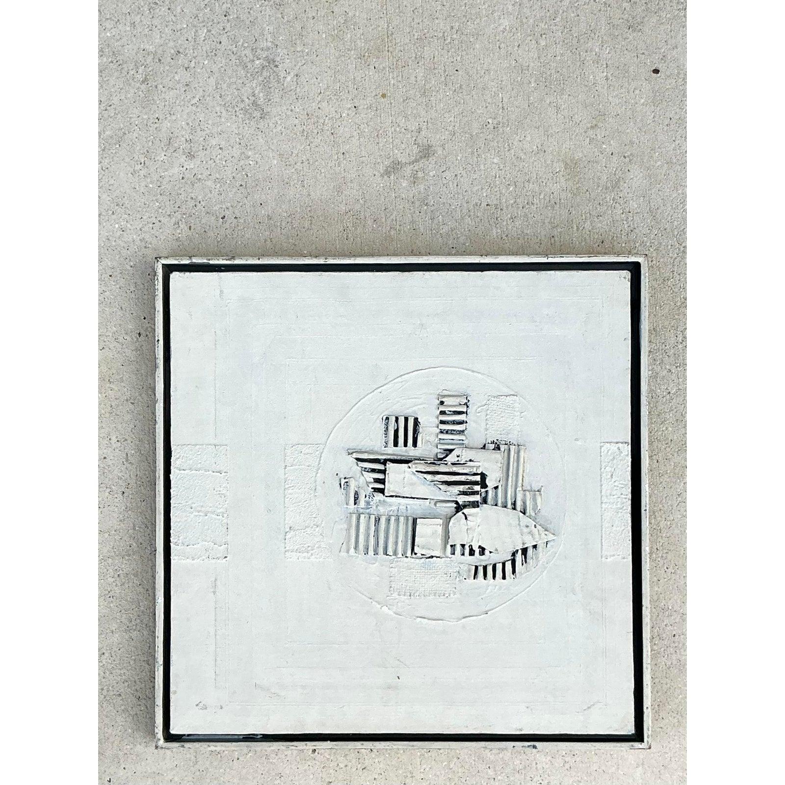 Wir präsentieren ein fesselndes abstraktes Vintage-Fundstück in Mischtechnik, ein Originalwerk, das Malerei und skulpturale Elemente meisterhaft miteinander verbindet. Dieses einzigartige Kunstwerk zeigt eine dynamische Komposition aus gefundenen