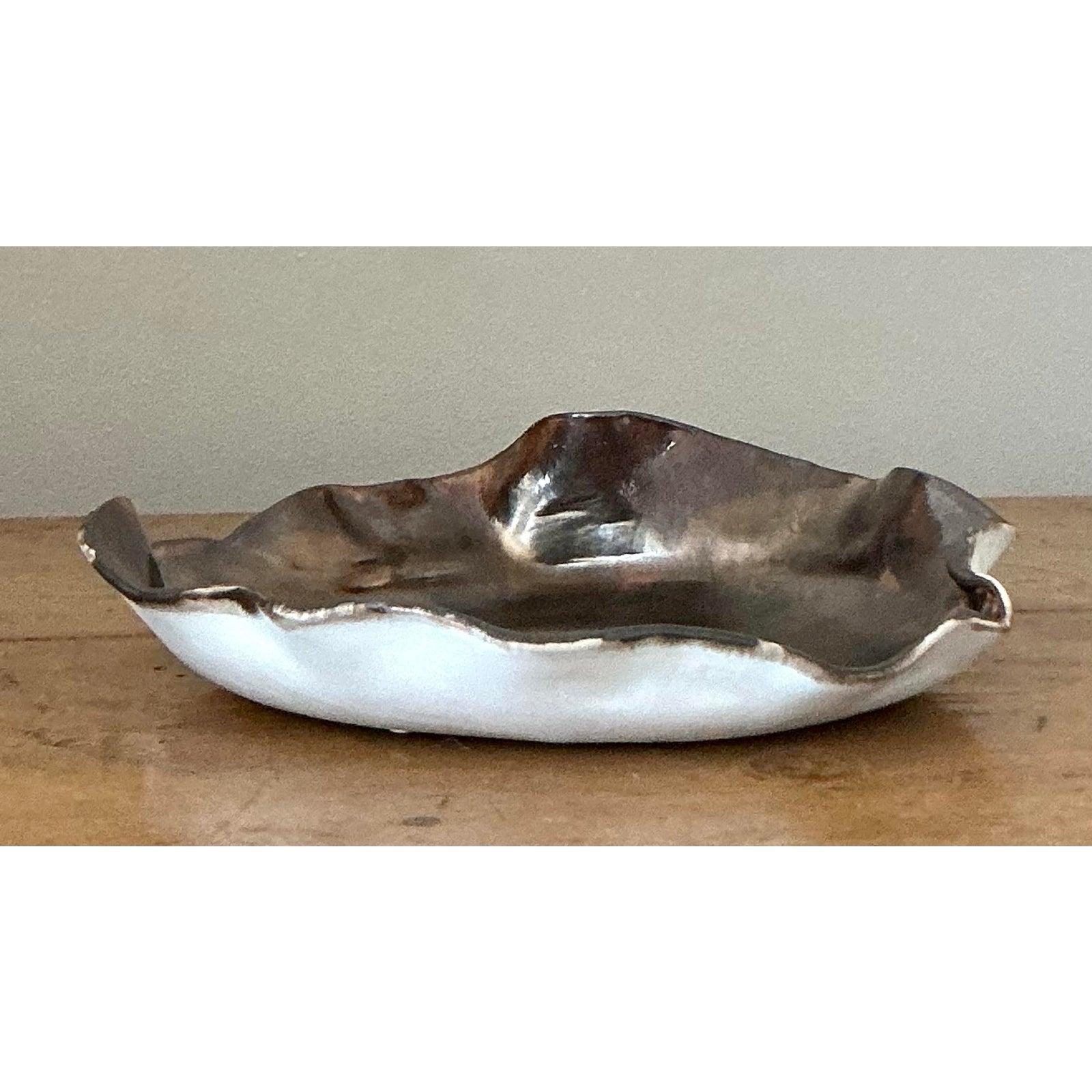 20ième siècle Assiette à volants Vintage Boho Original Metallic Studio Pottery en vente