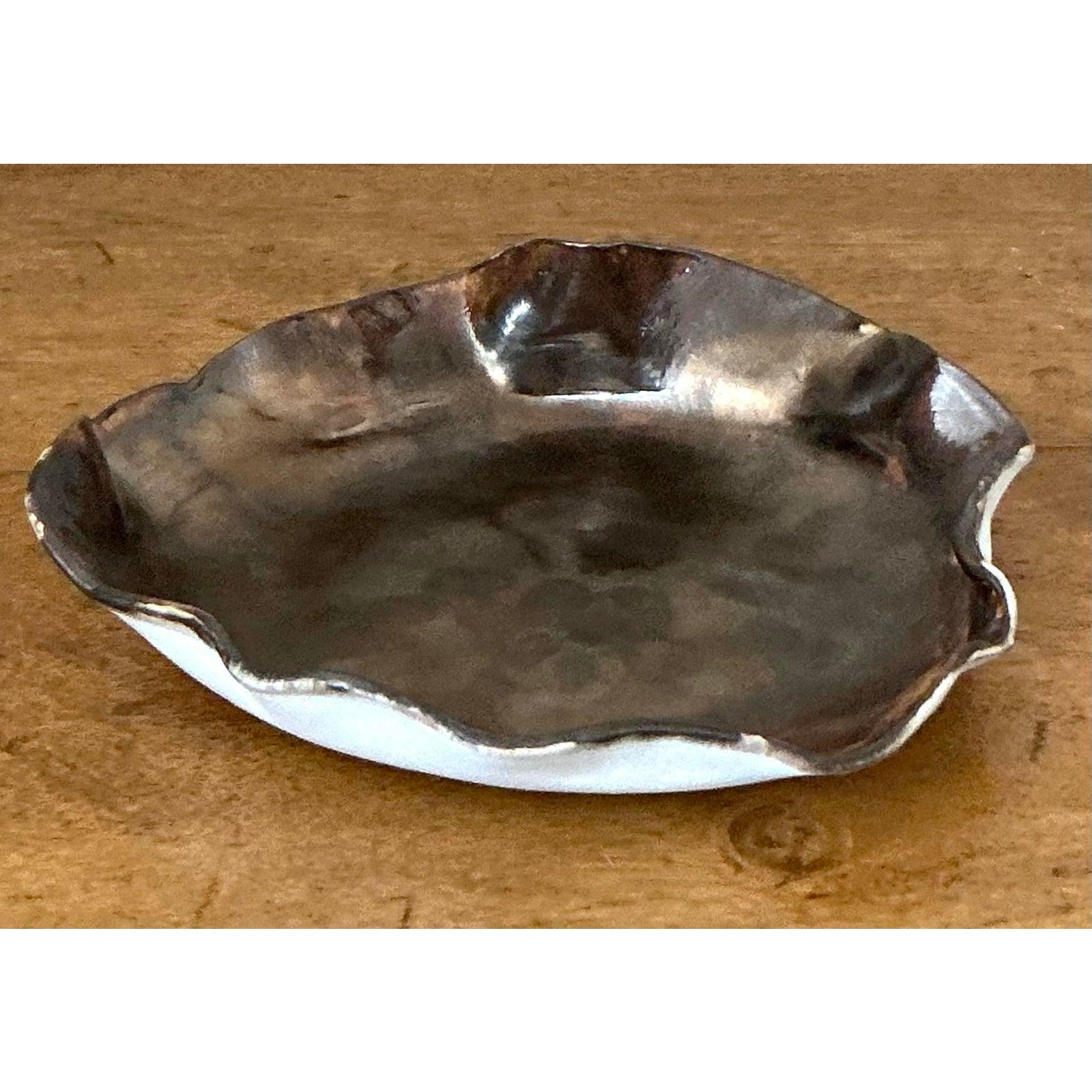 Assiette à volants Vintage Boho Original Metallic Studio Pottery en vente 1