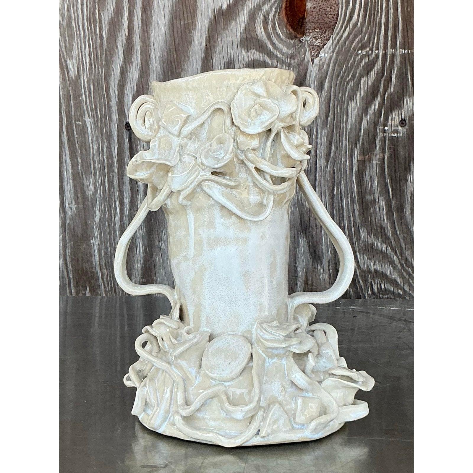 Vaso a petali d'epoca Boho Original Studio Pottery In condizioni buone in vendita a west palm beach, FL