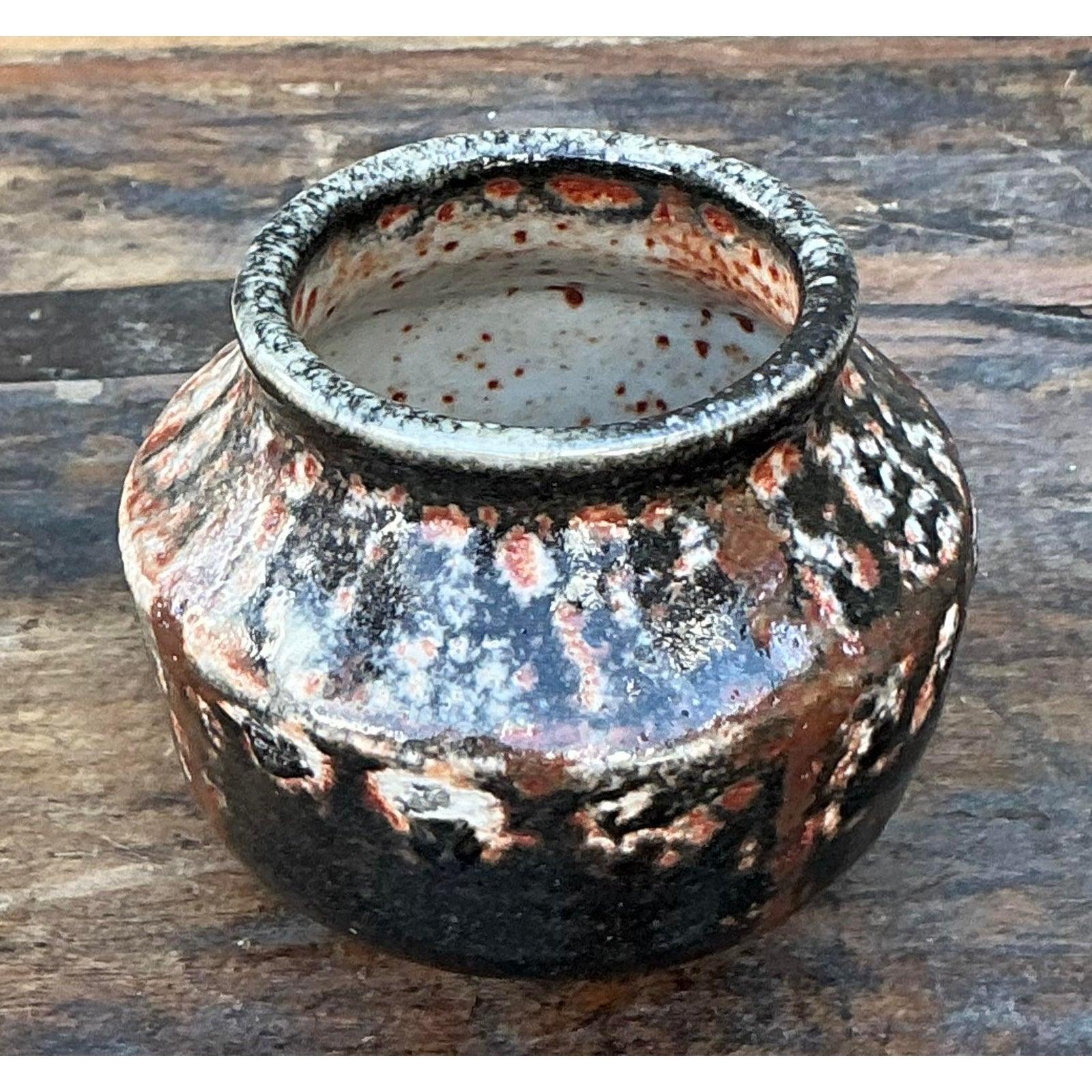 Brutalismo Vaso piccolo d'epoca Boho Original Studio Pottery in vendita