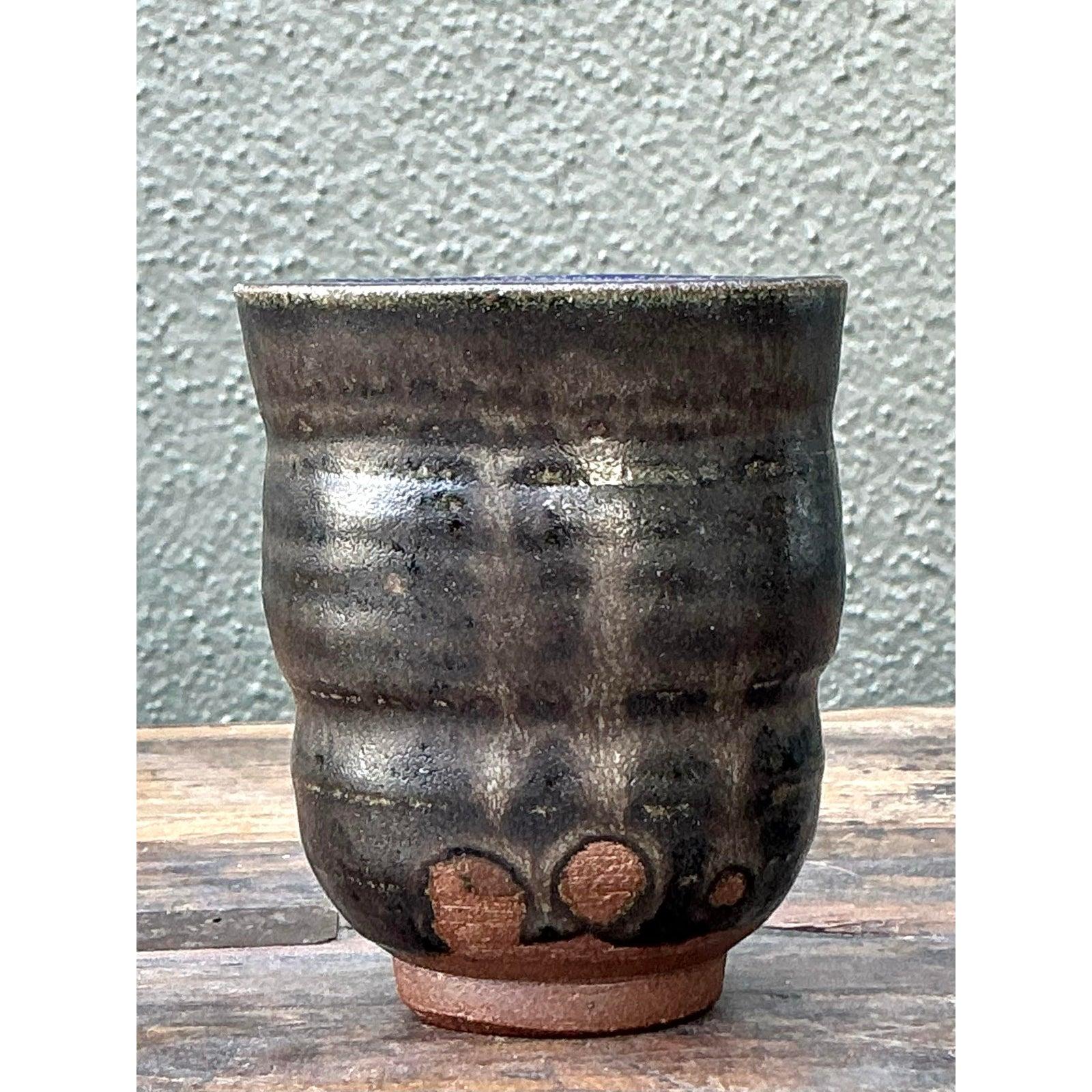 Vaso piccolo d'epoca Boho Original Studio Pottery In condizioni buone in vendita a West Palm Beach, FL