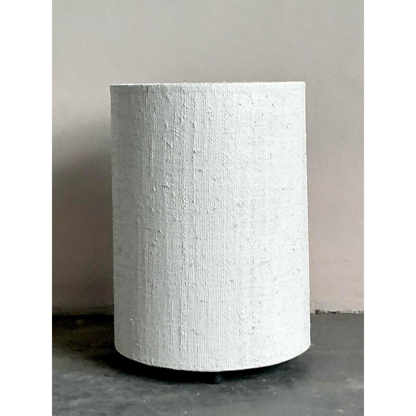 Vintage Boho Painted Grasscloth Side Table Minimalista en venta