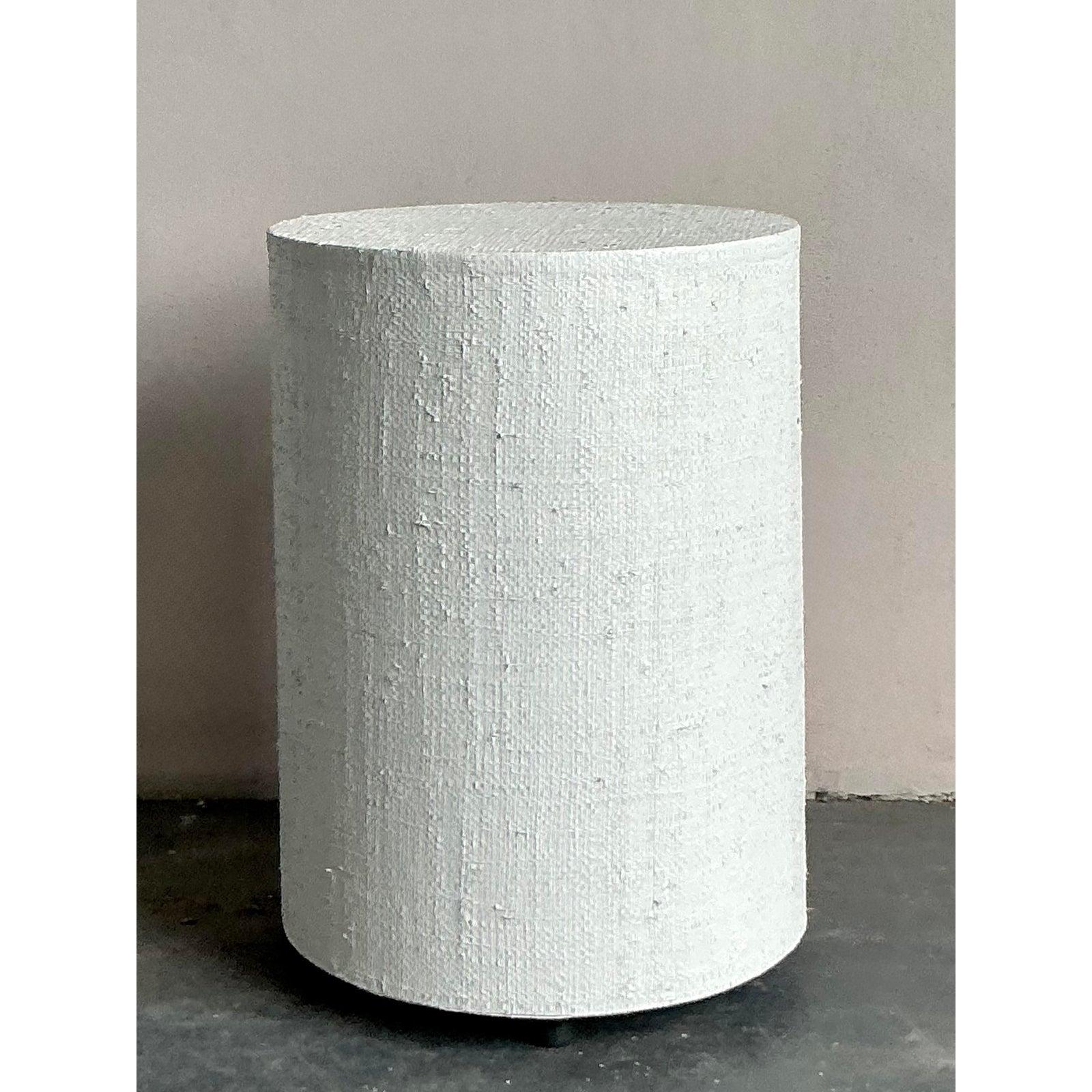 Vintage Boho Painted Grasscloth Side Table en Bueno estado para la venta en West Palm Beach, FL