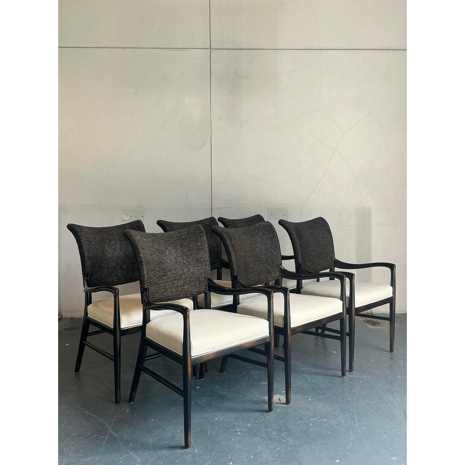 Eleganza raffinata e organica per il tuo spazio pranzo con questo splendido set di sei poltrone 