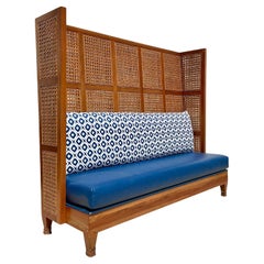 Banc en rotin à haut dossier de style Boho Palm Beach Breakers Hotel, d'après Kenneth Cobo