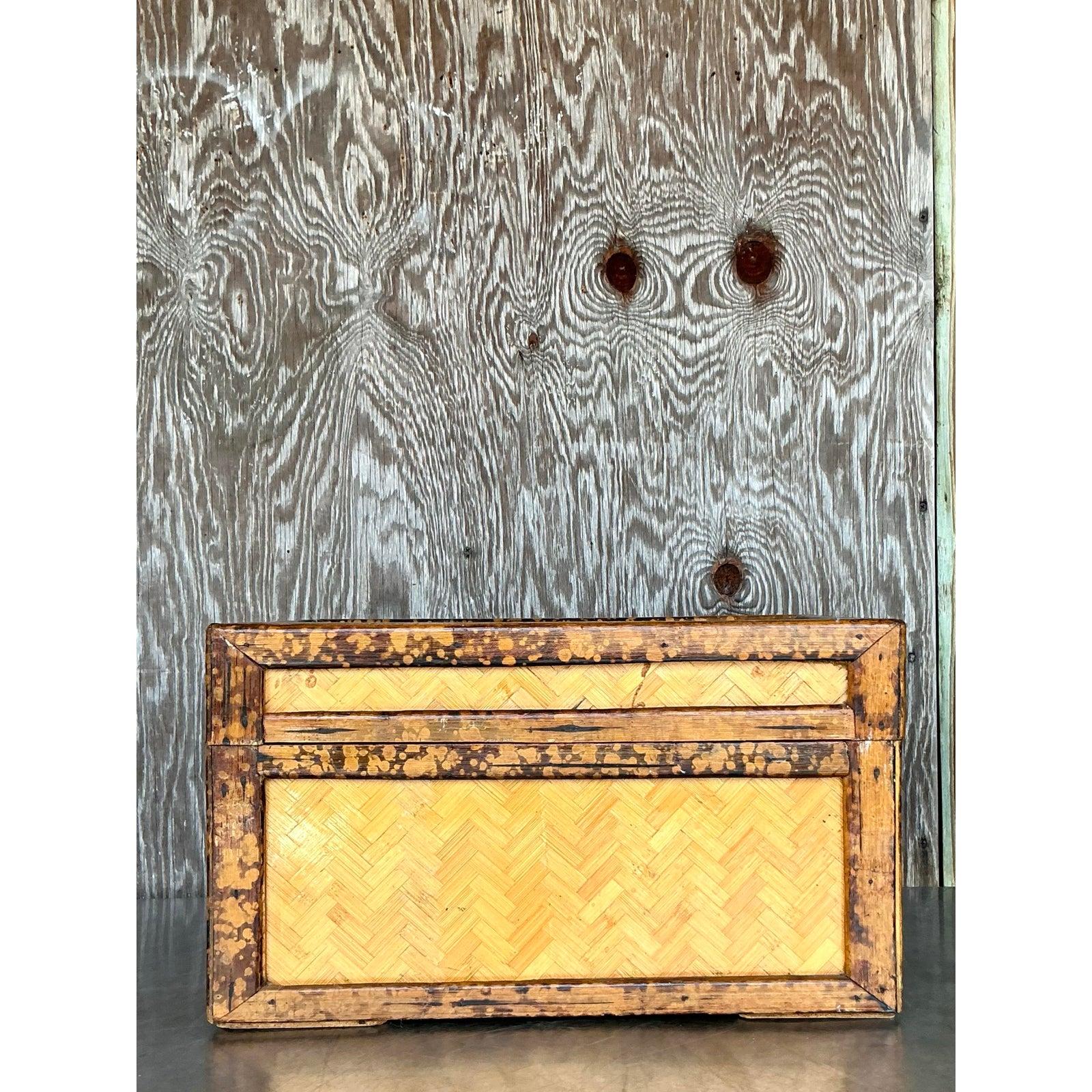 Philippin Boho Parquet Rattan à couvercle en vente