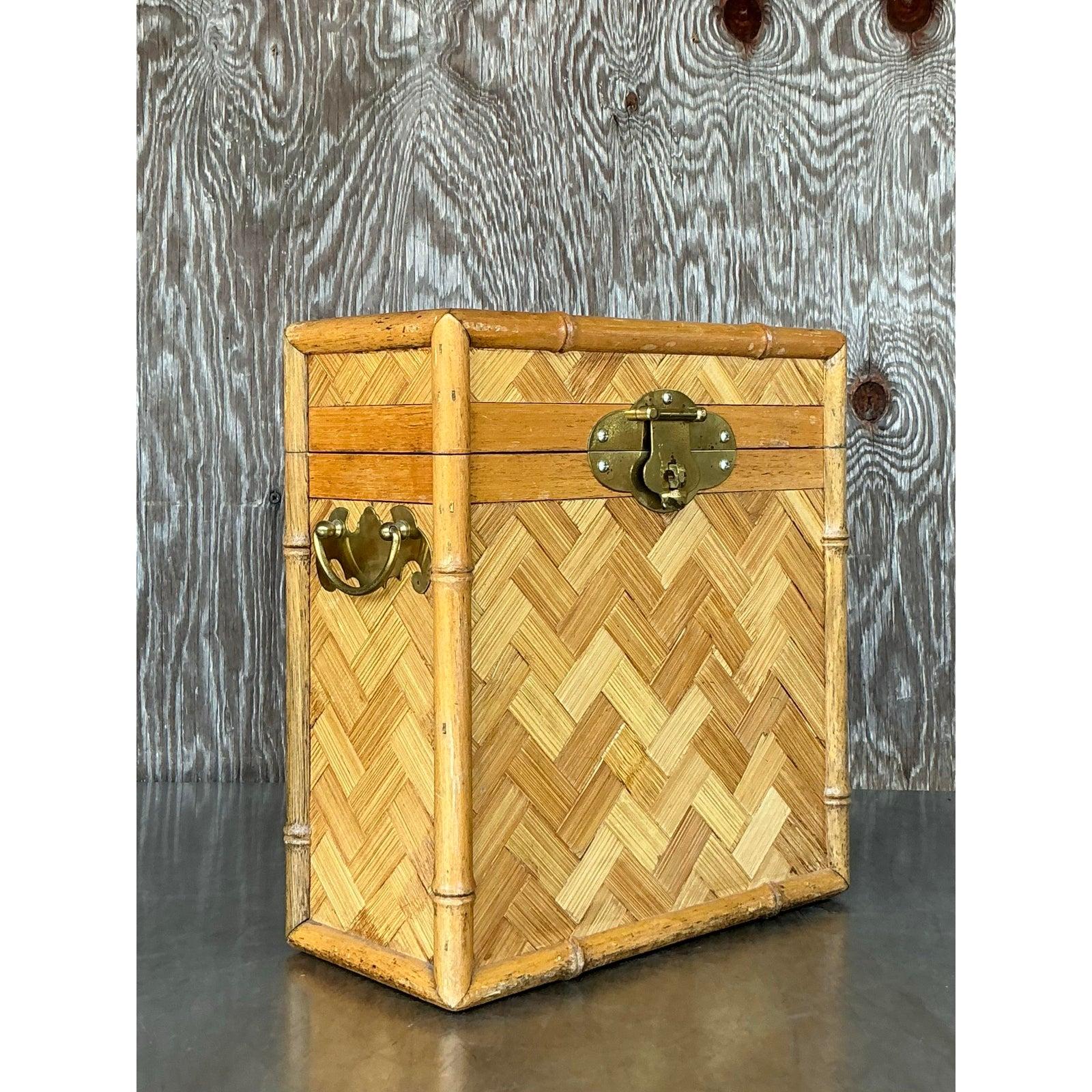 Philippin Boho Parquet Rattan à couvercle en vente