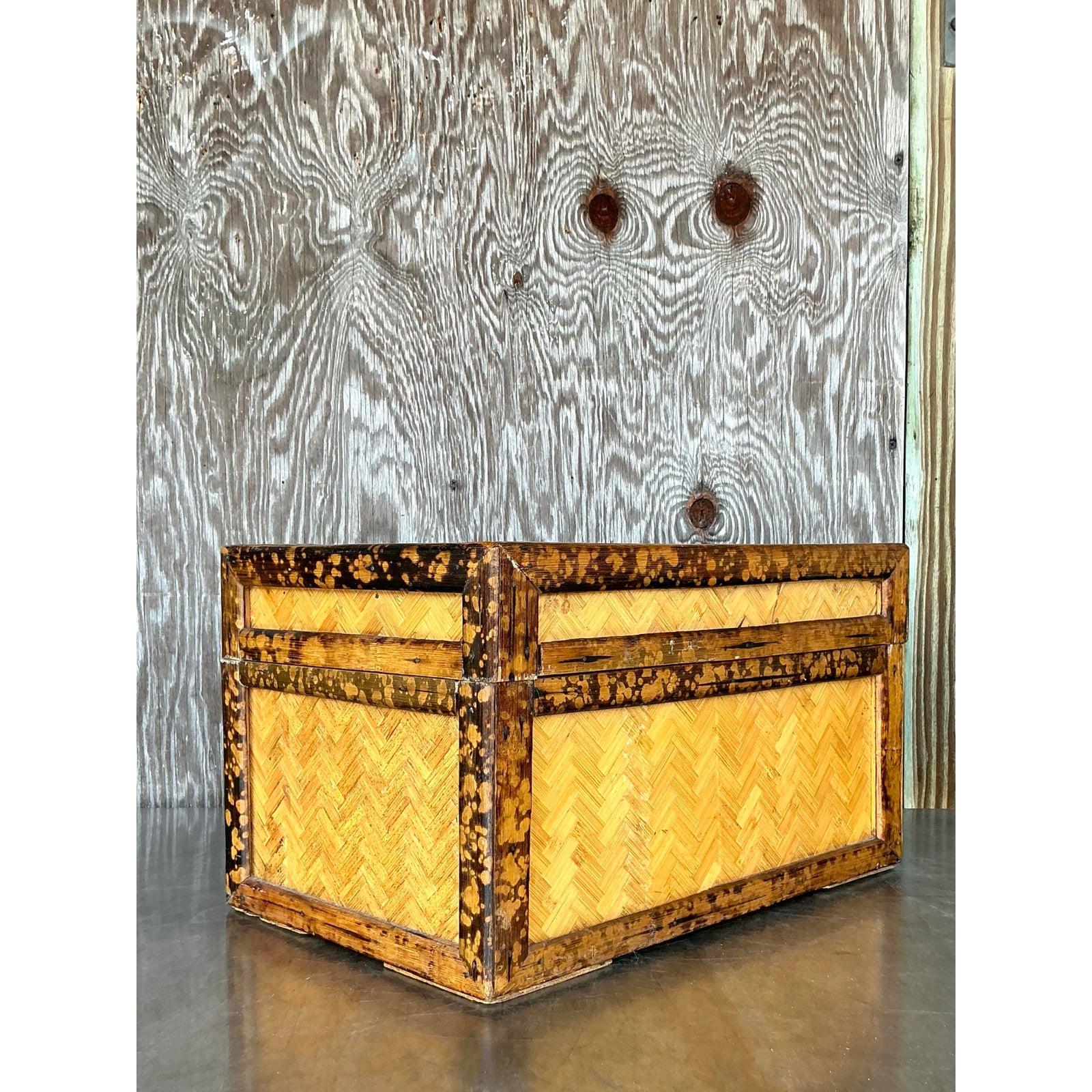 Boho Parquet Rattan à couvercle Bon état - En vente à West Palm Beach, FL