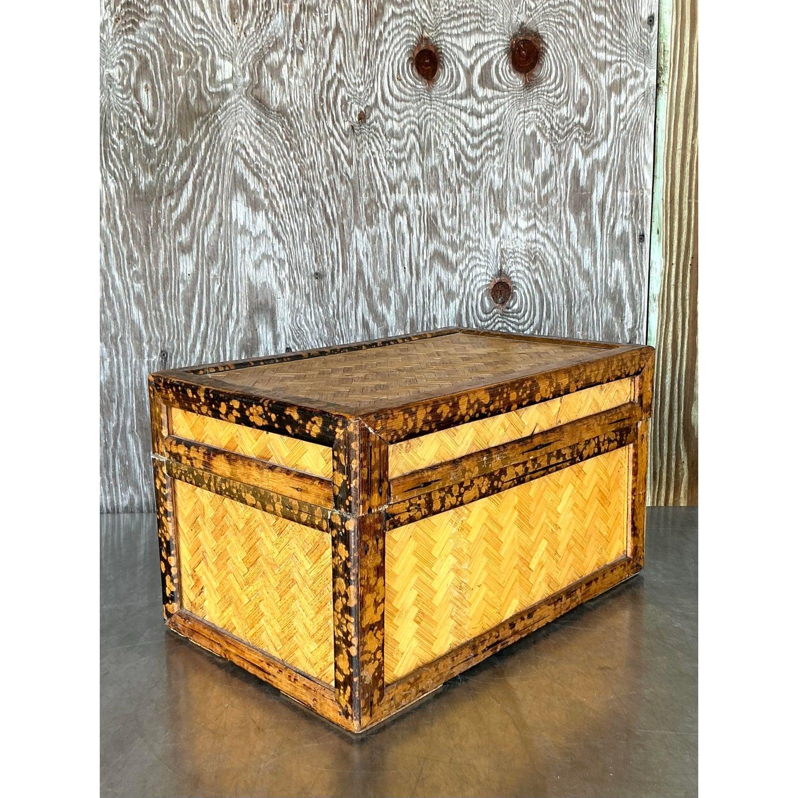 20ième siècle Boho Parquet Rattan à couvercle en vente