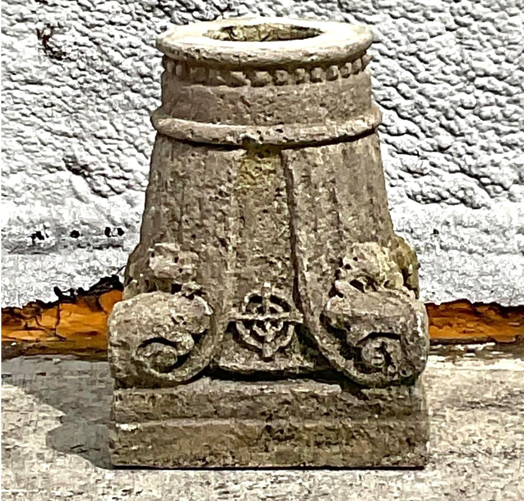 Colonna architettonica patinata Vintage By In condizioni buone in vendita a west palm beach, FL