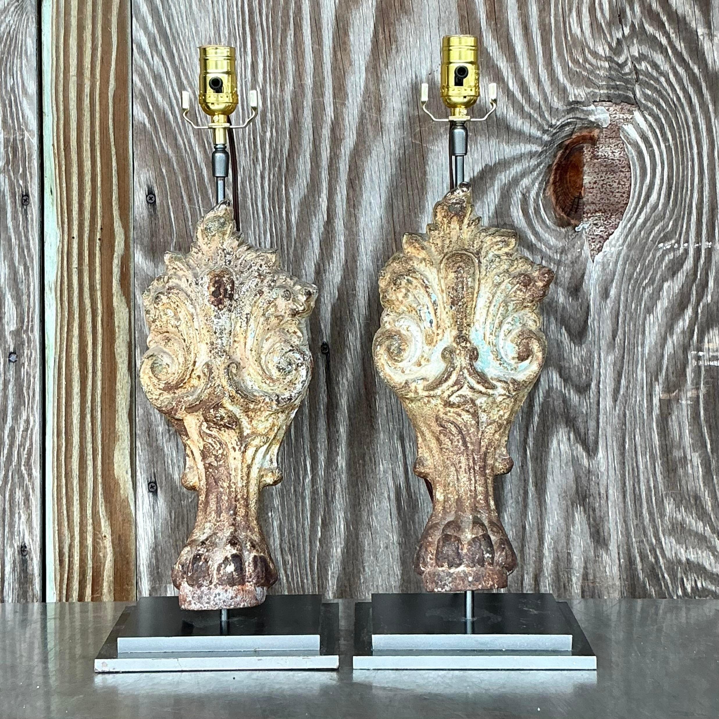 Lámparas Vintage Boho Patinadas de Elementos Arquitectónicos - un Par en Bueno estado para la venta en west palm beach, FL