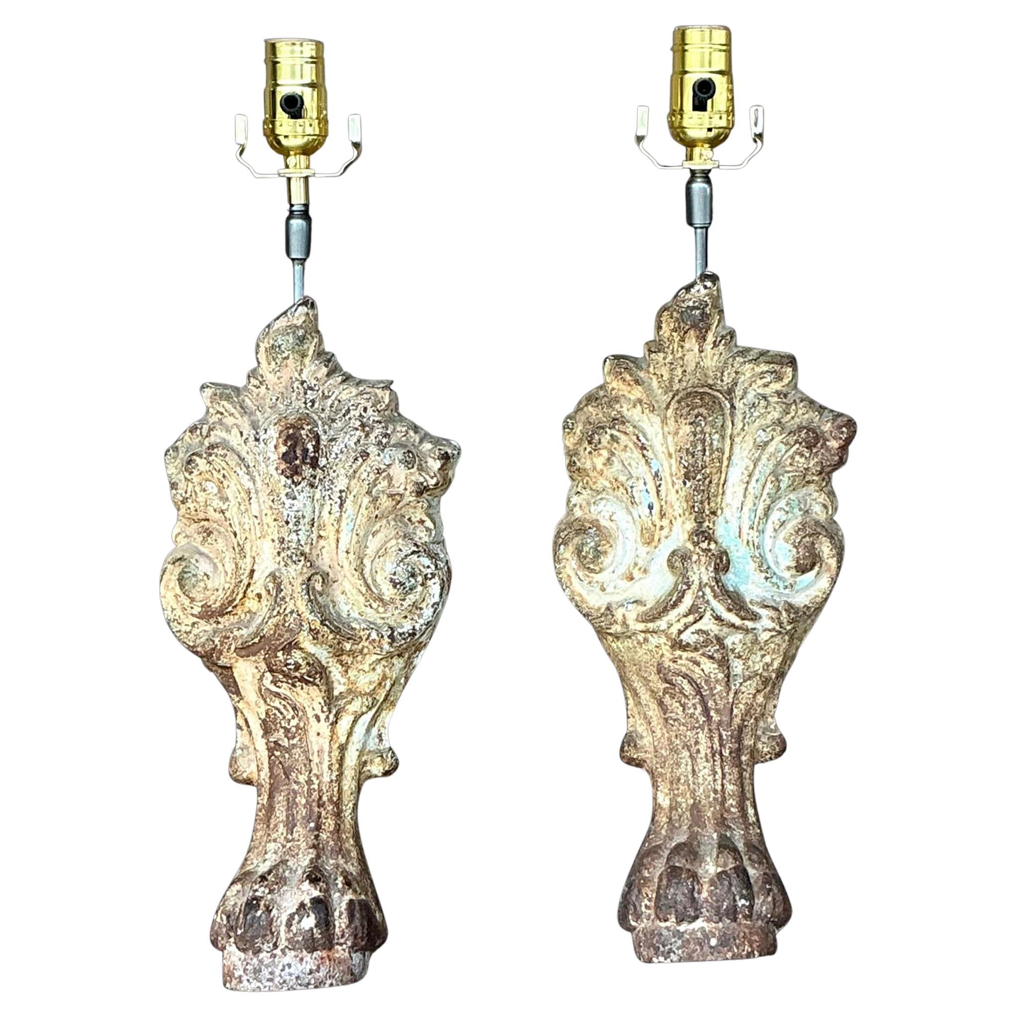 Paire de lampes vintage Boho à éléments architecturaux patinés