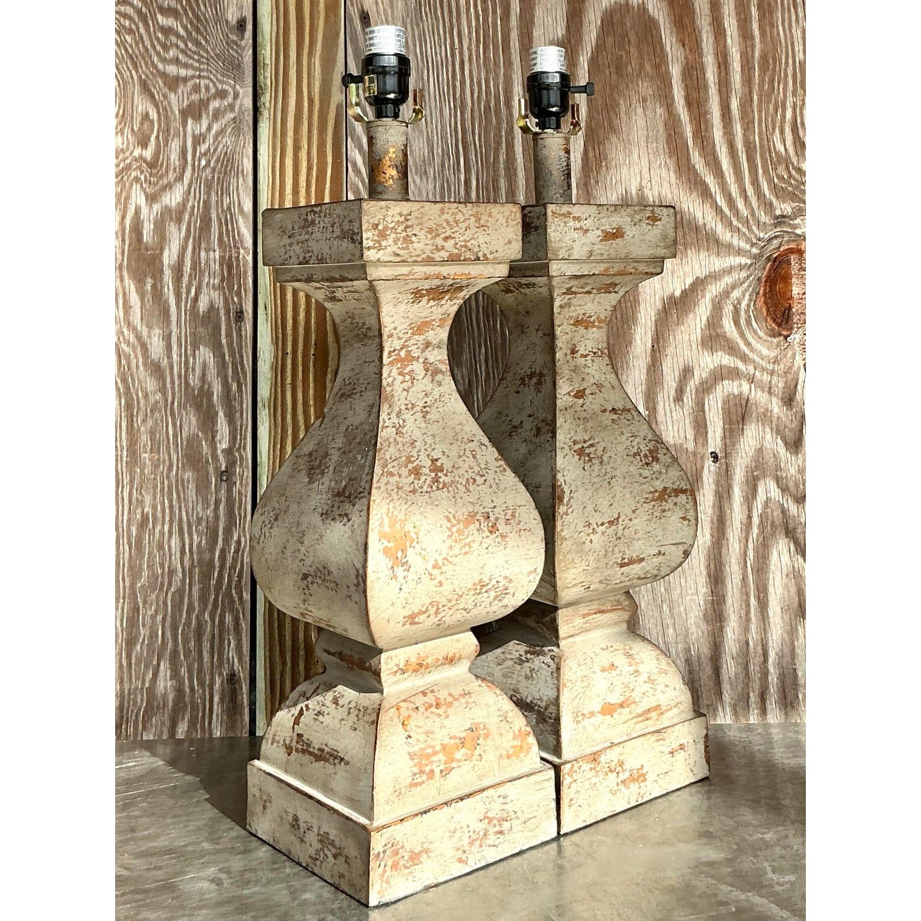 Par de Lámparas de Balaustrada Vintage Boho Patinadas siglo XX en venta