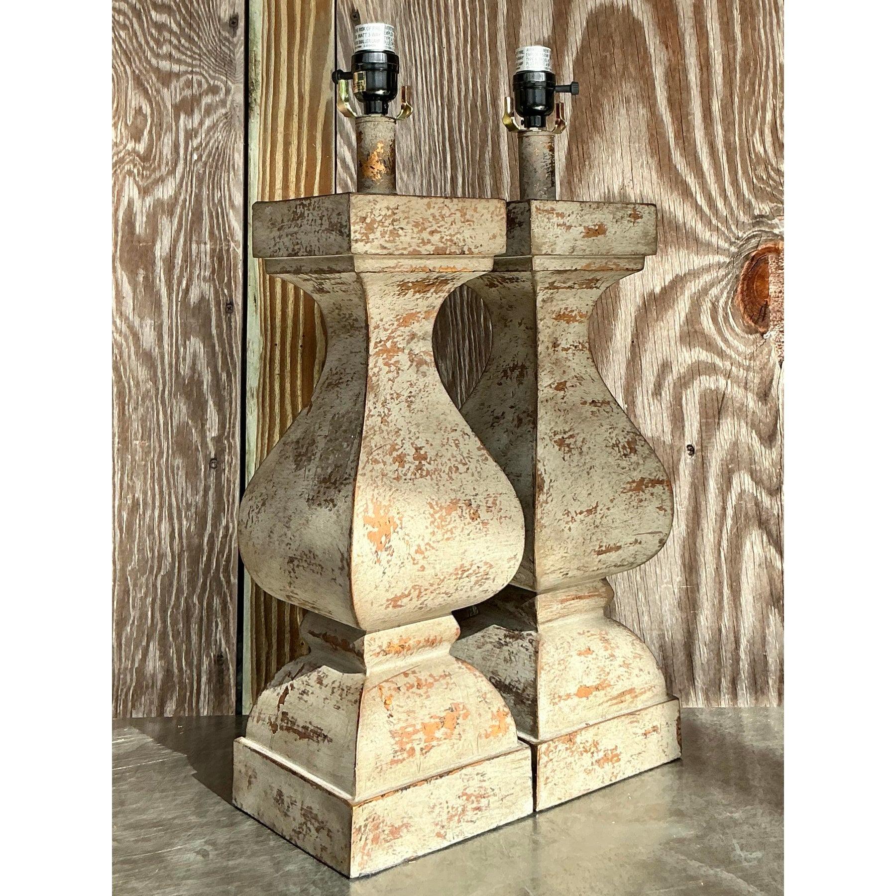 Par de Lámparas de Balaustrada Vintage Boho Patinadas en venta 1