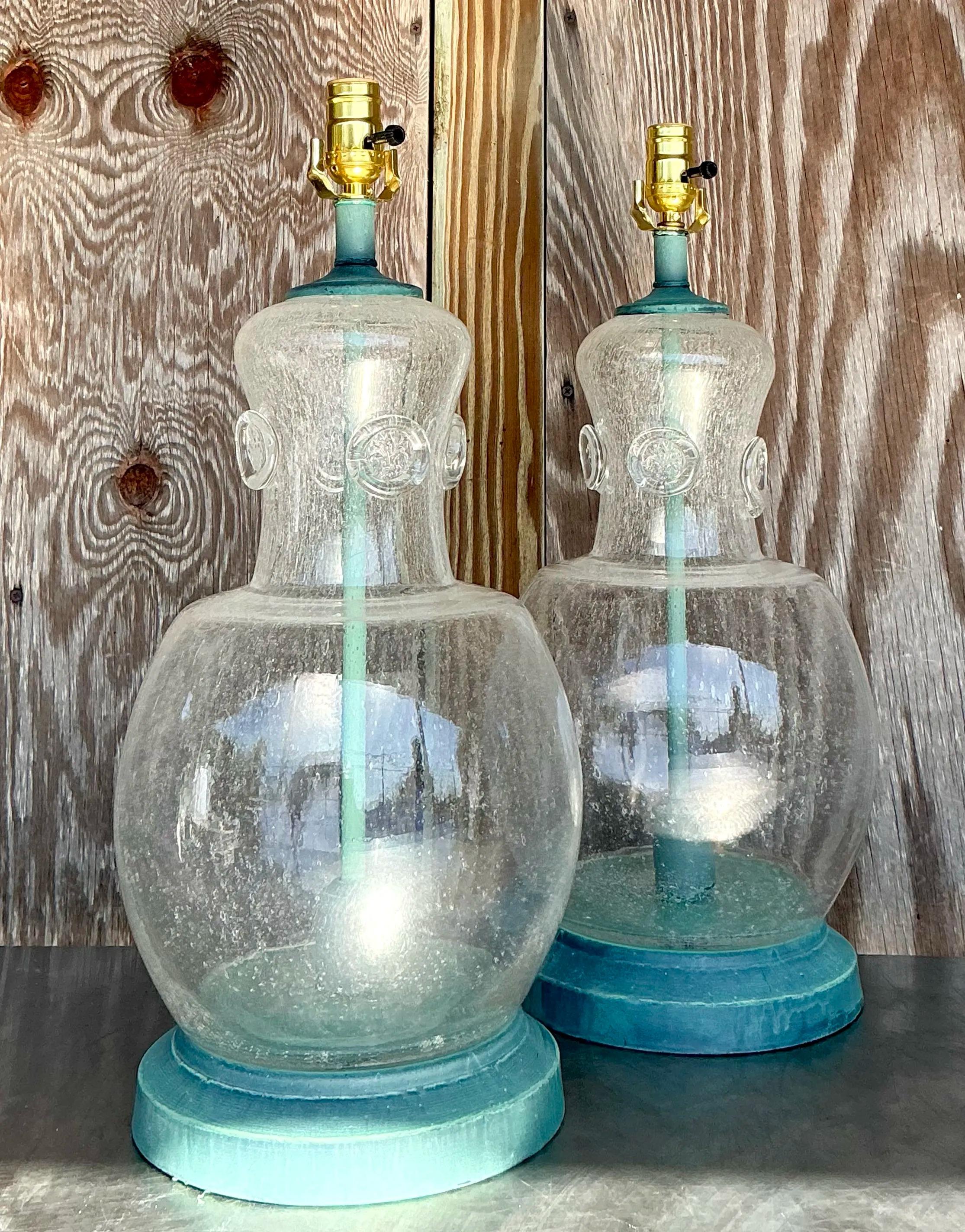 Paire de lampes Boho en verre soufflé patiné Bon état - En vente à west palm beach, FL