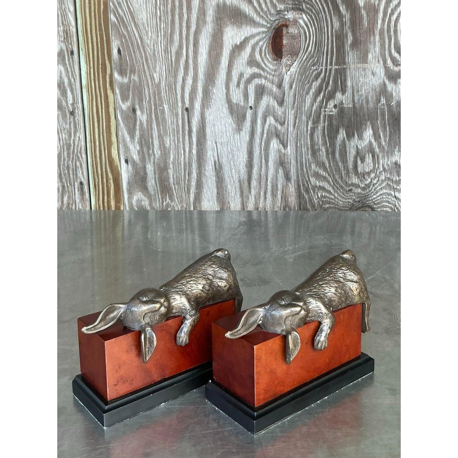 Sujetalibros Vintage Boho de Bronce Patinado Conejos sobre Bloques de Cuero - Juego de dos en venta 1