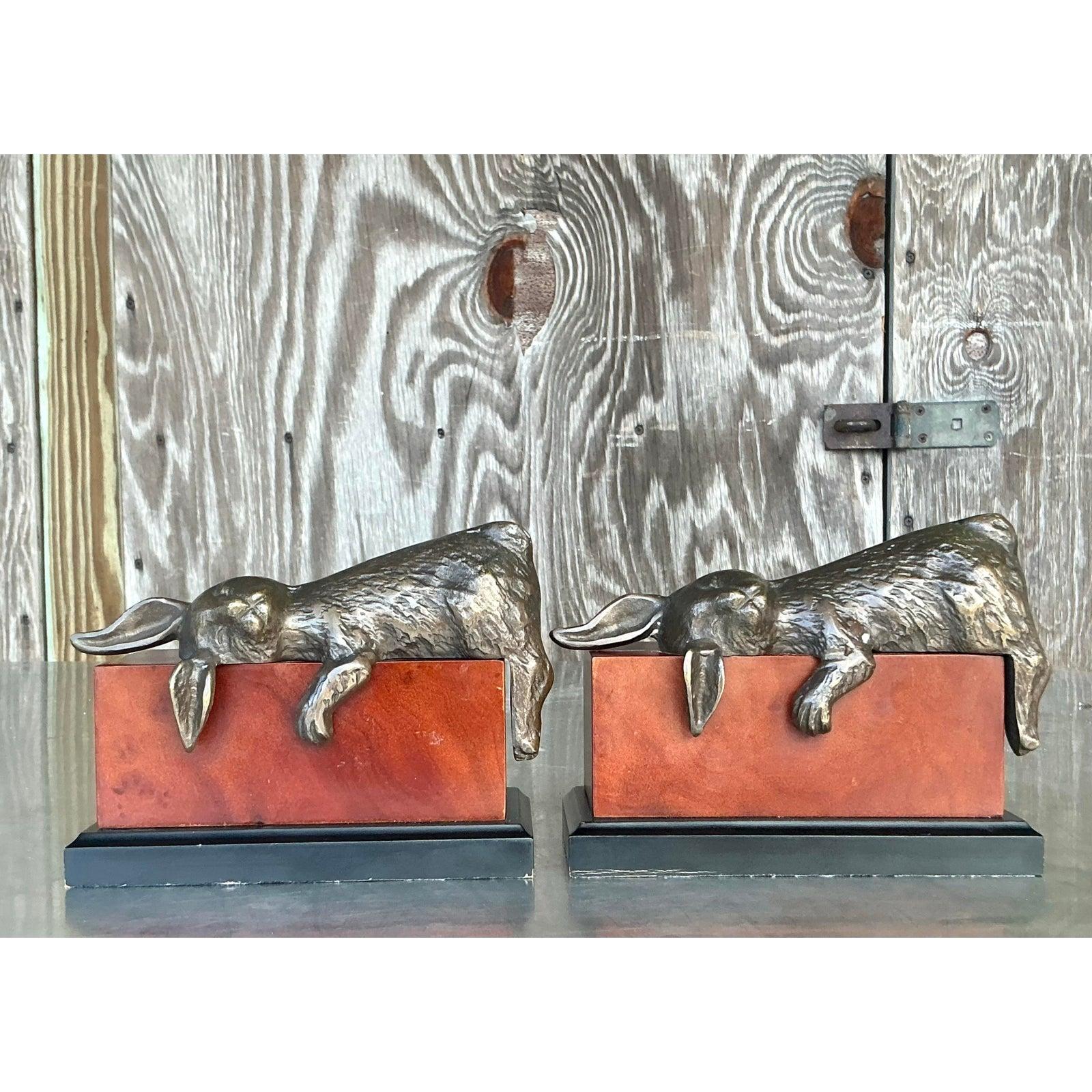 Sujetalibros Vintage Boho de Bronce Patinado Conejos sobre Bloques de Cuero - Juego de dos en venta 3