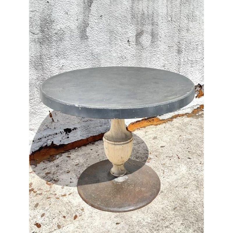 Vintage Boho Patinated Cafe Tisch (Industriell) im Angebot