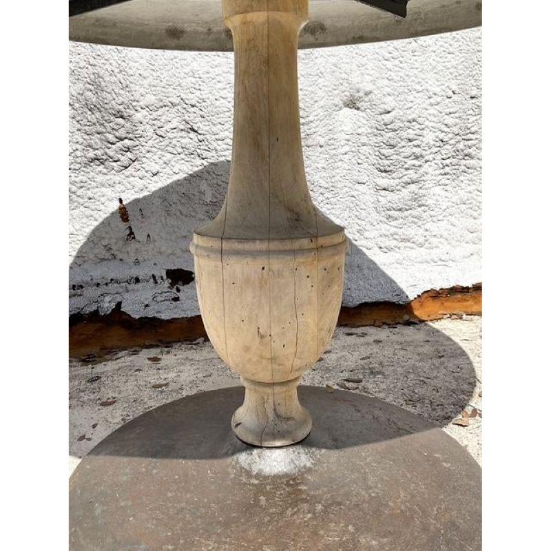 Vintage Boho Patinated Cafe Tisch (amerikanisch) im Angebot