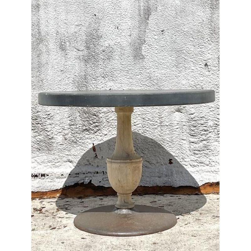 Vintage Boho Patinated Cafe Tisch im Angebot 1