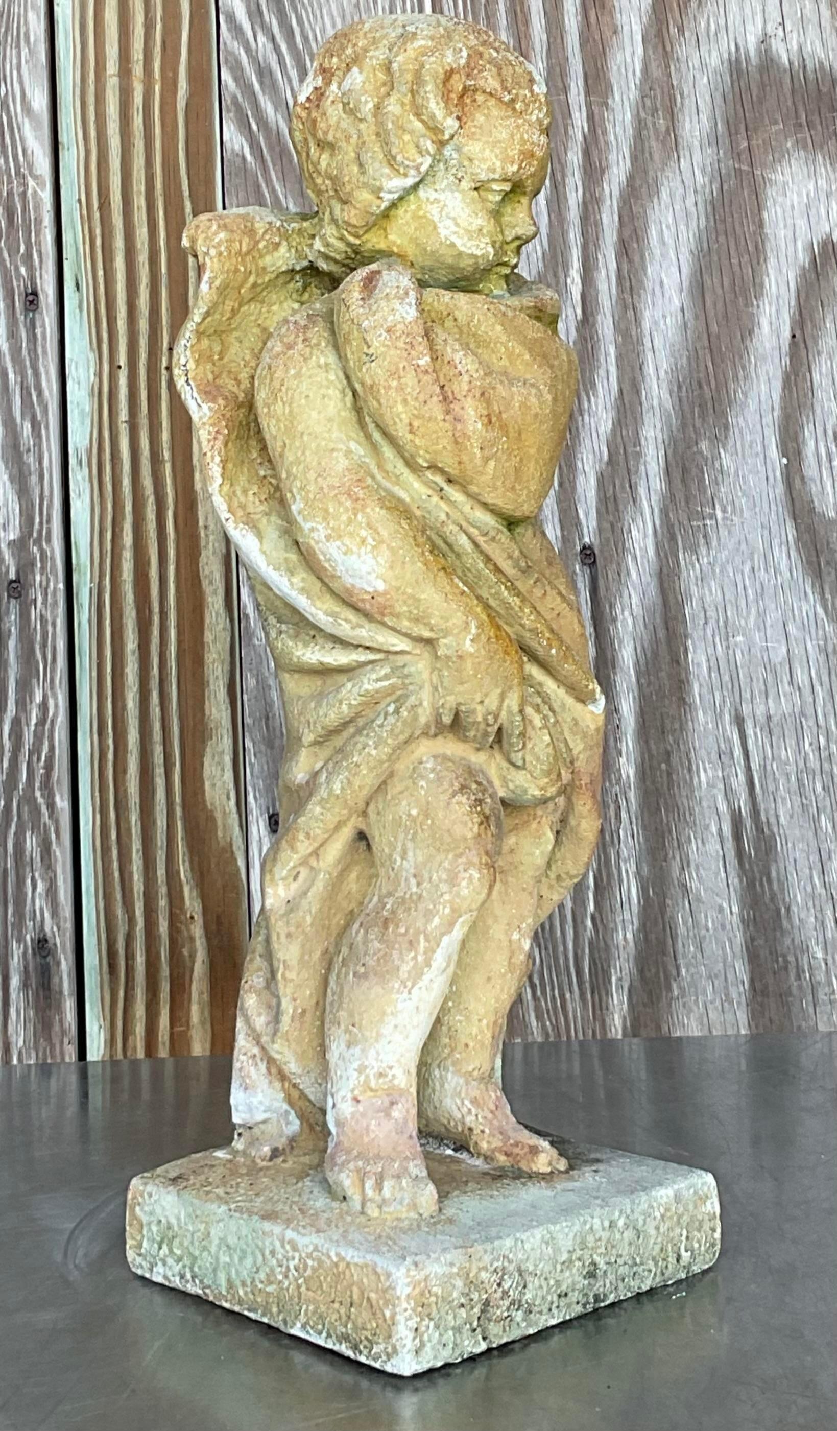 Americano Statua di angelo putti in calcestruzzo patinato vintage Boho in vendita