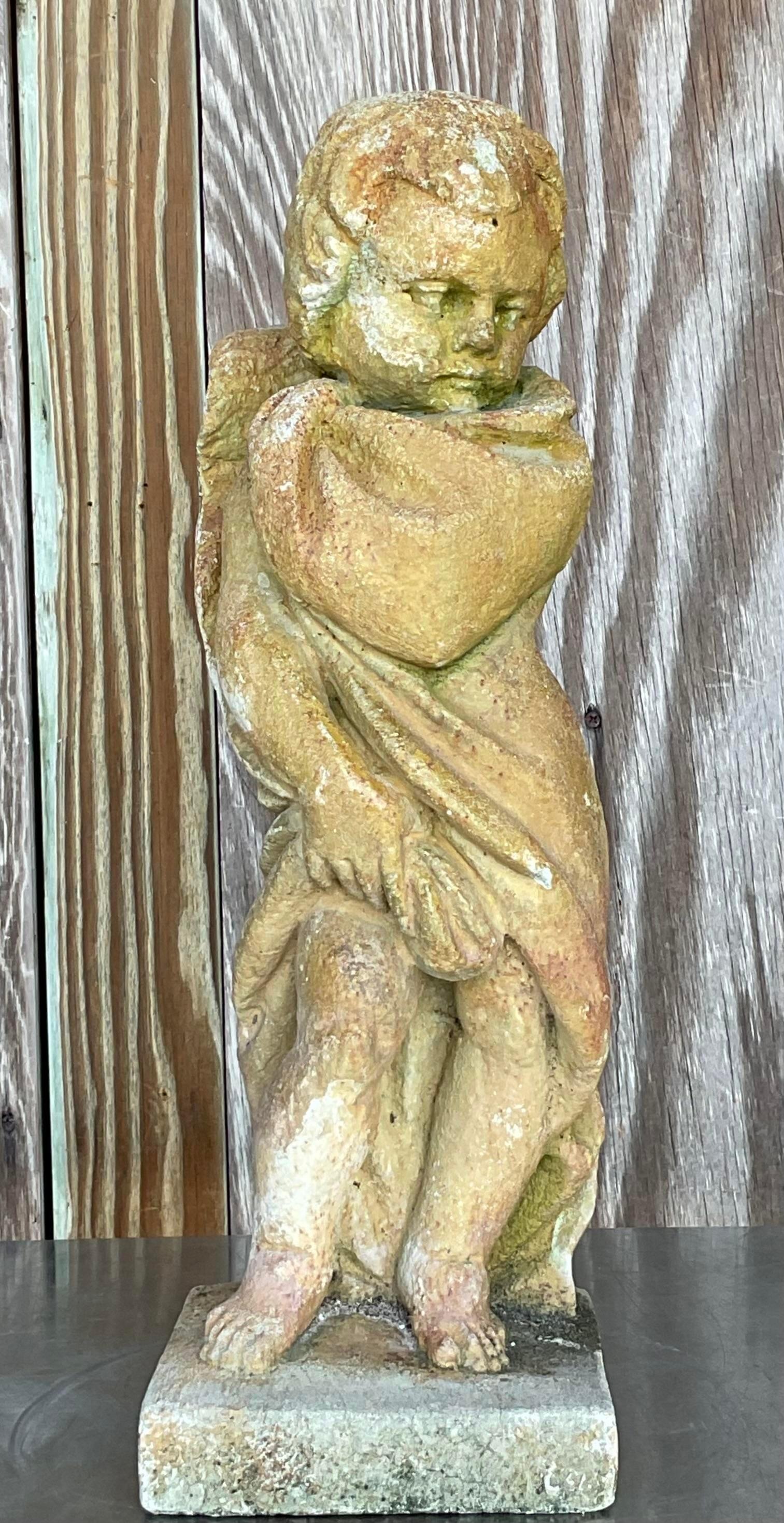 Calcestruzzo Statua di angelo putti in calcestruzzo patinato vintage Boho in vendita