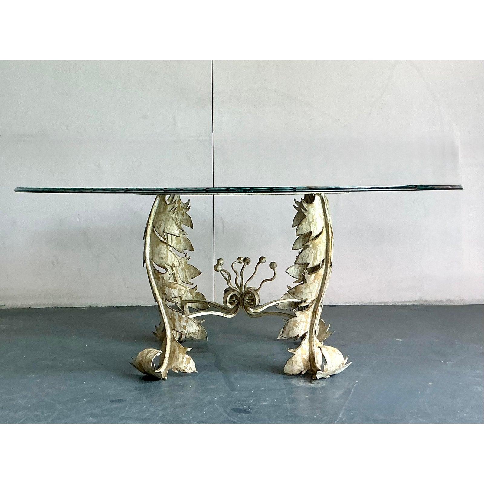 Américain Table de salle à manger vintage en fer patiné Boho avec plateau en verre gravé en vente