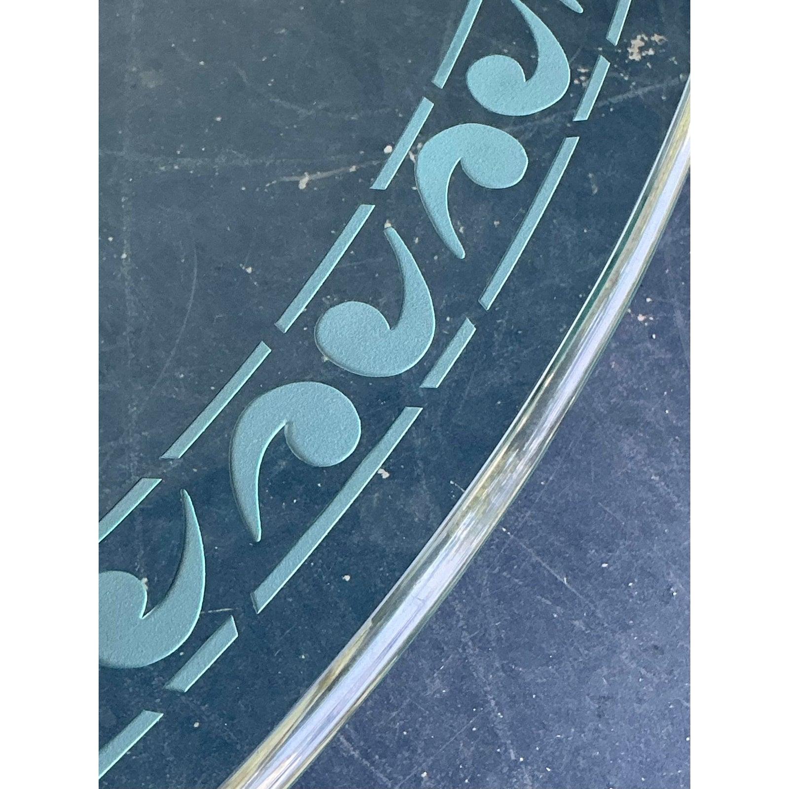 Table de salle à manger vintage en fer patiné Boho avec plateau en verre gravé en vente 2