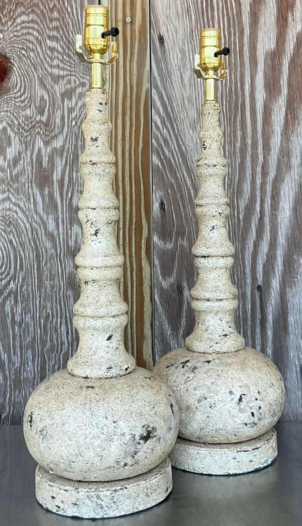 Mid-Century Modern Paire de lampes à long col Boho patinées vintage en vente