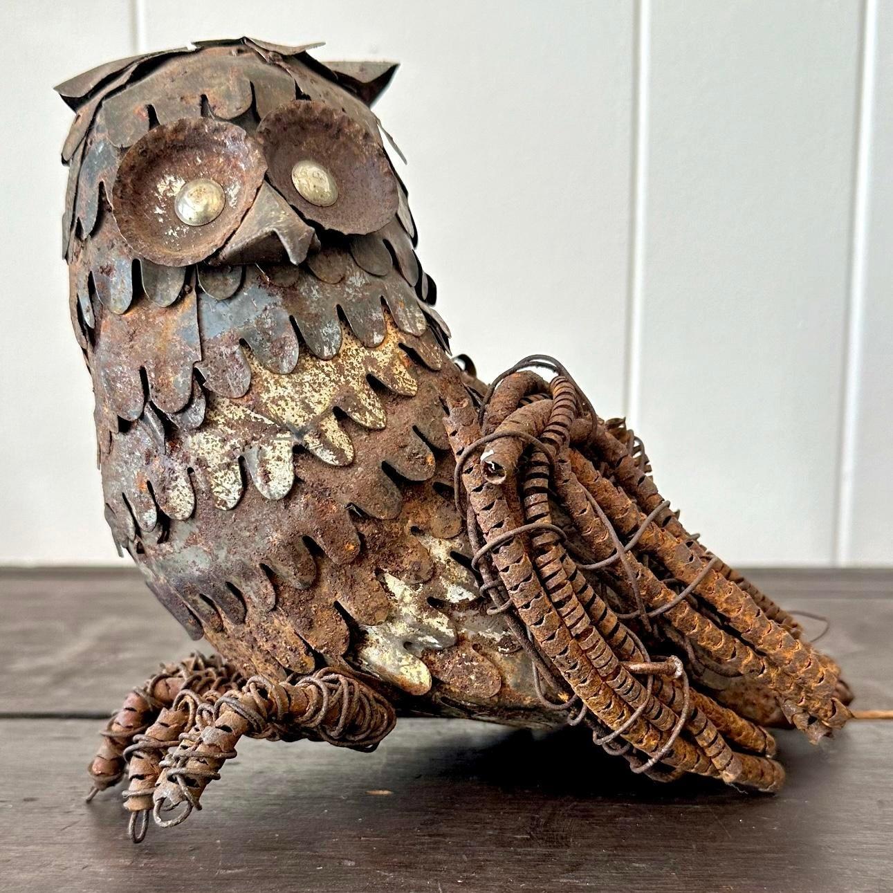Scultura di gufo in metallo patinato Vintage By In condizioni buone in vendita a West Palm Beach, FL