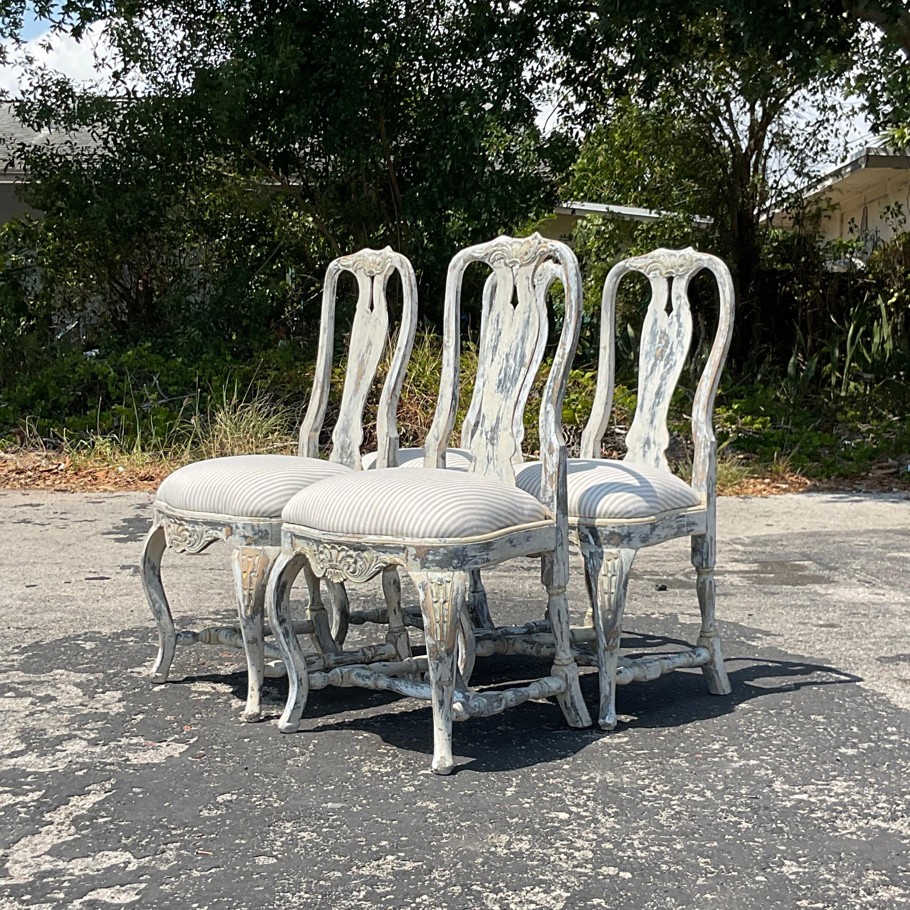 Americano Sedie da pranzo Queen Anne patinate vintage Boho - Set di 4 sedie in vendita