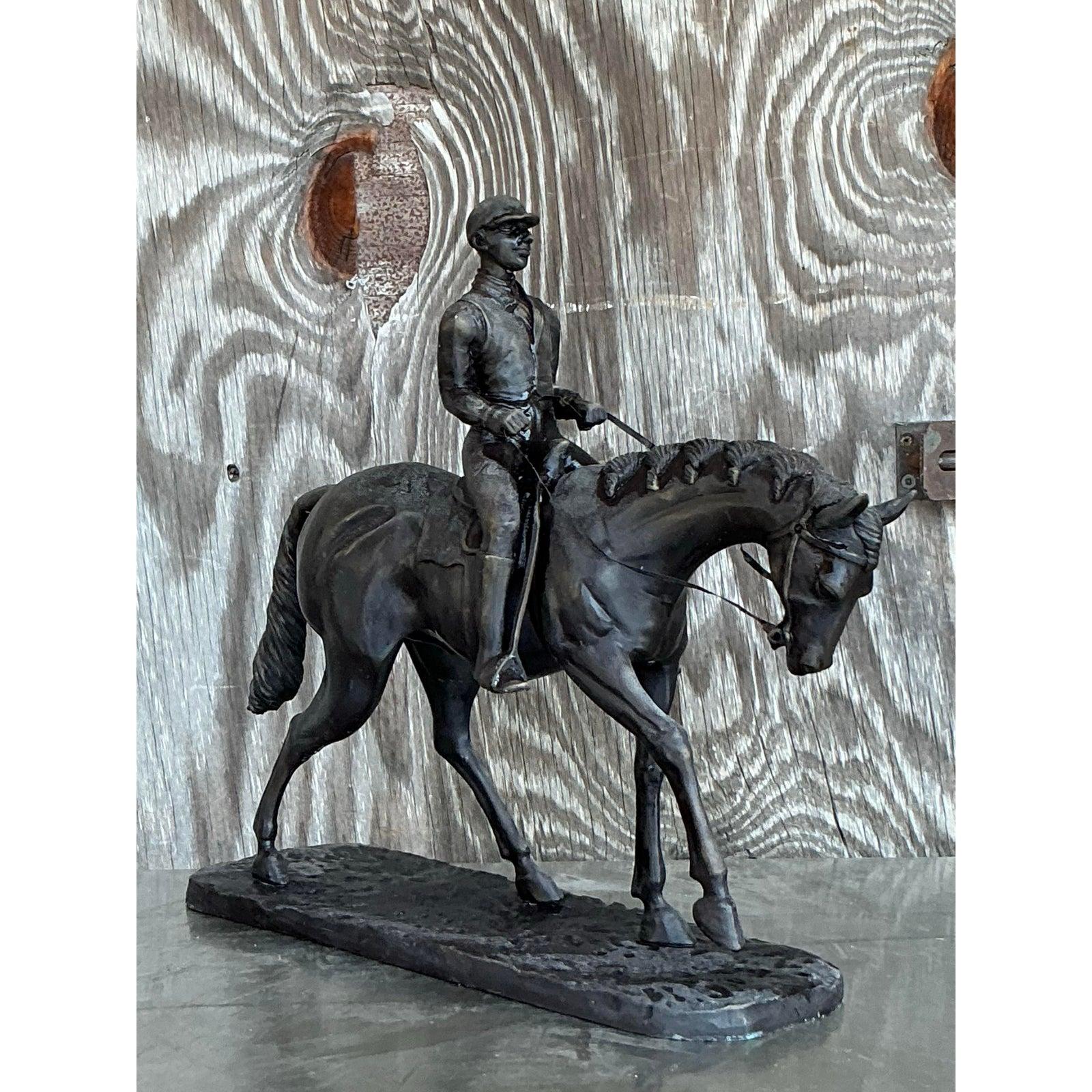 Scultura di cavaliere e cavallo patinata vintage Boho in vendita 3