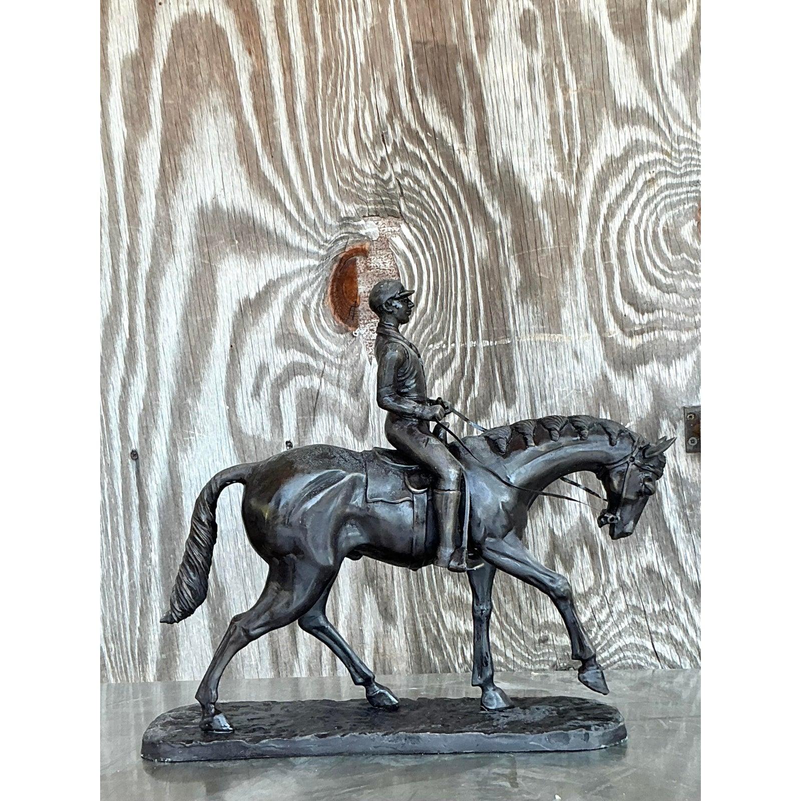 Rustico Scultura di cavaliere e cavallo patinata vintage Boho in vendita