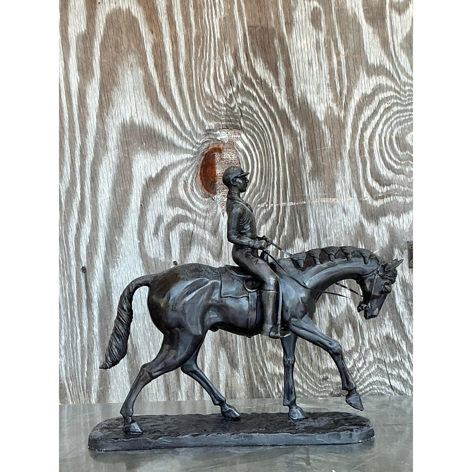 Scultura di cavaliere e cavallo patinata vintage Boho in vendita 1