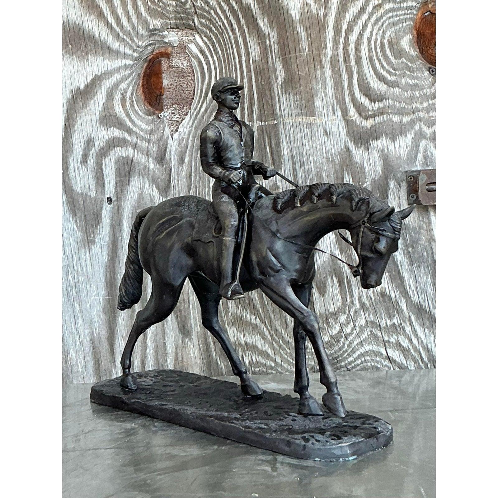 Scultura di cavaliere e cavallo patinata vintage Boho in vendita 2