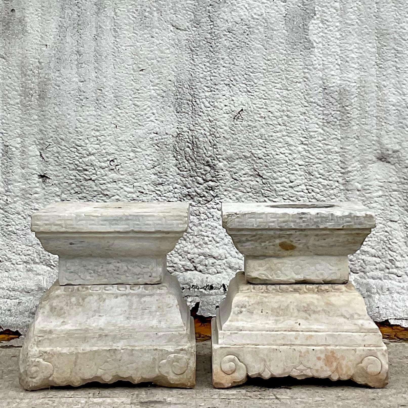 Vintage Boho Patinated Stone Carved Greek Key Pedestals. - ein Paar im Zustand „Gut“ im Angebot in west palm beach, FL