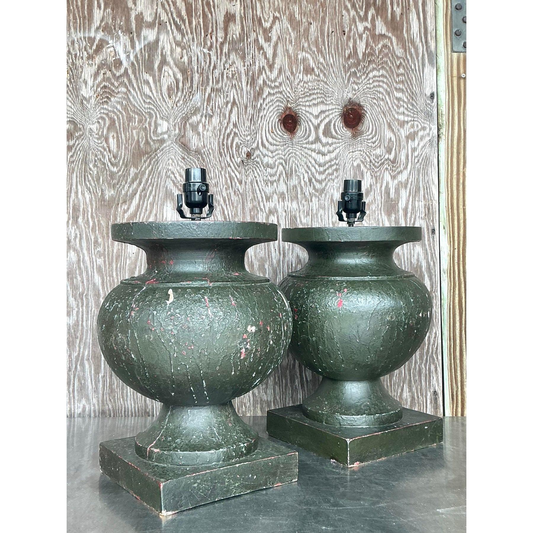 Américain Paire de lampes vintage Boho en bois tourné patiné en vente